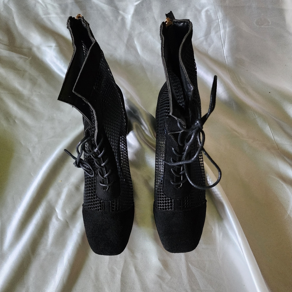 Elegant Black Mesh And Suede Ankle Boots - Picture 5 of 7